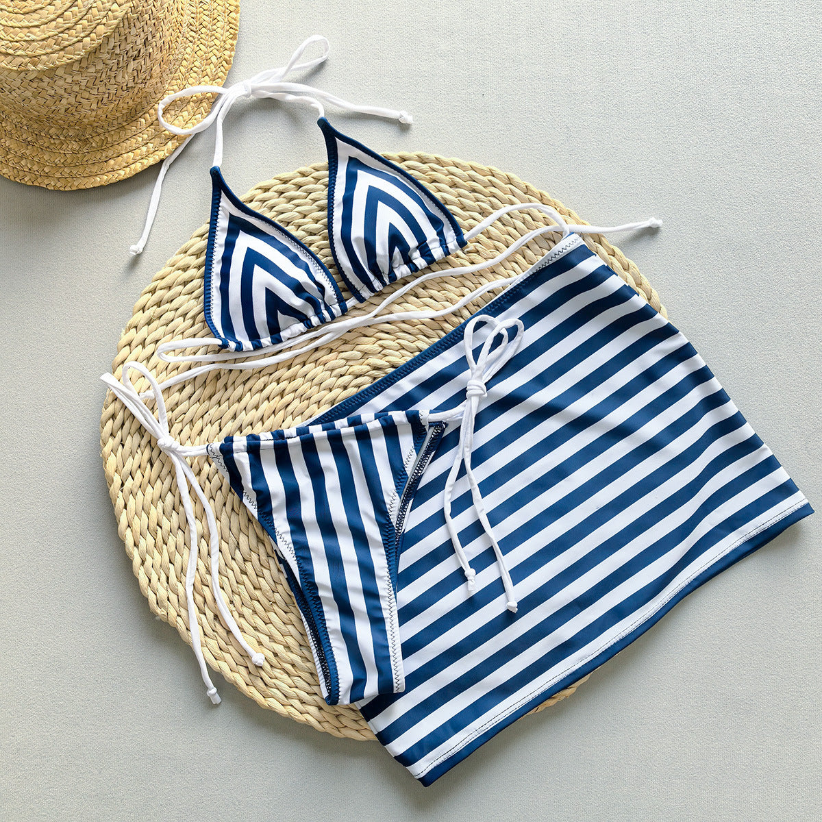 Komplet bikini w paski