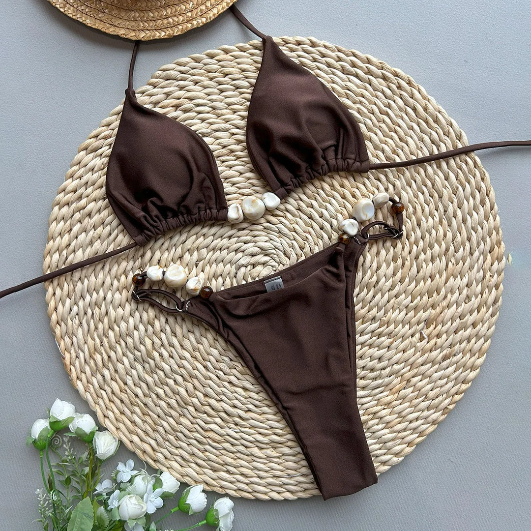 Bikini z ozdobnymi kamyczkami