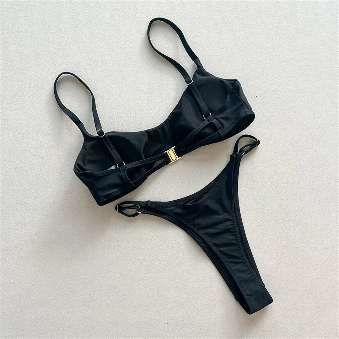 Bikini  z wysokim wycięciem