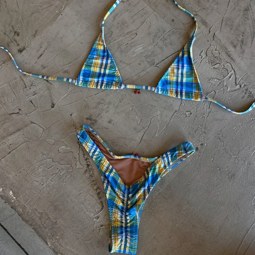 Brazylijskie bikini w kratkę