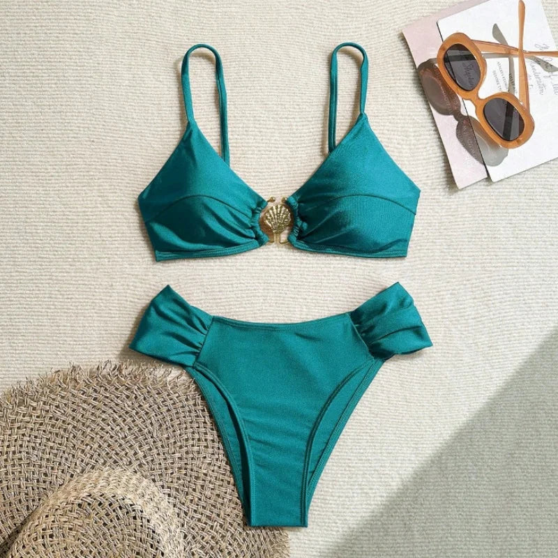 Bikini z wysokim stanem z metalową muszlą