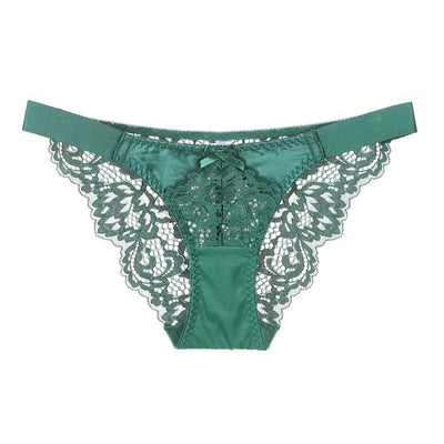 Koronkowa bielizna z trójkątnym biustonoszem