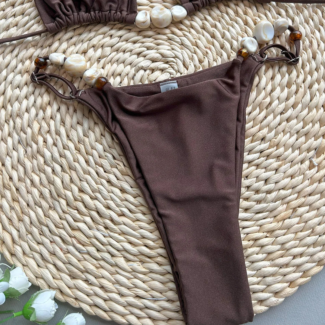 Bikini z ozdobnymi kamyczkami
