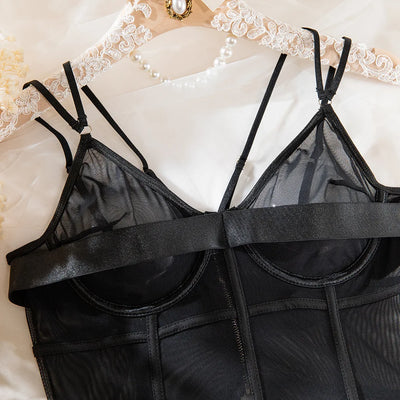 Wysoko wycięte body z siateczki