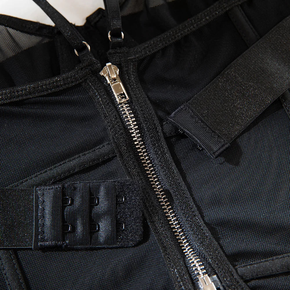 Wysoko wycięte body z siateczki