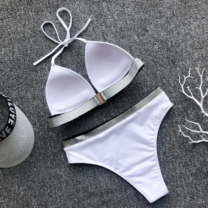 Bikini z ozdobną lamówką